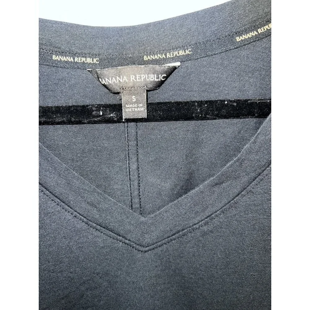 Banana Republic T Shirt Womens Small Short Rolled Sleeve V Neck Stretch Black H - Picture 3 of 9